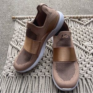 APL Techloom Bliss Sneakers Women’s Size 9.5